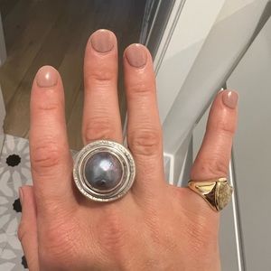 Chunky pearl ring